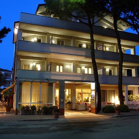 Hotel Eros Residence Cervia Bagian luar foto