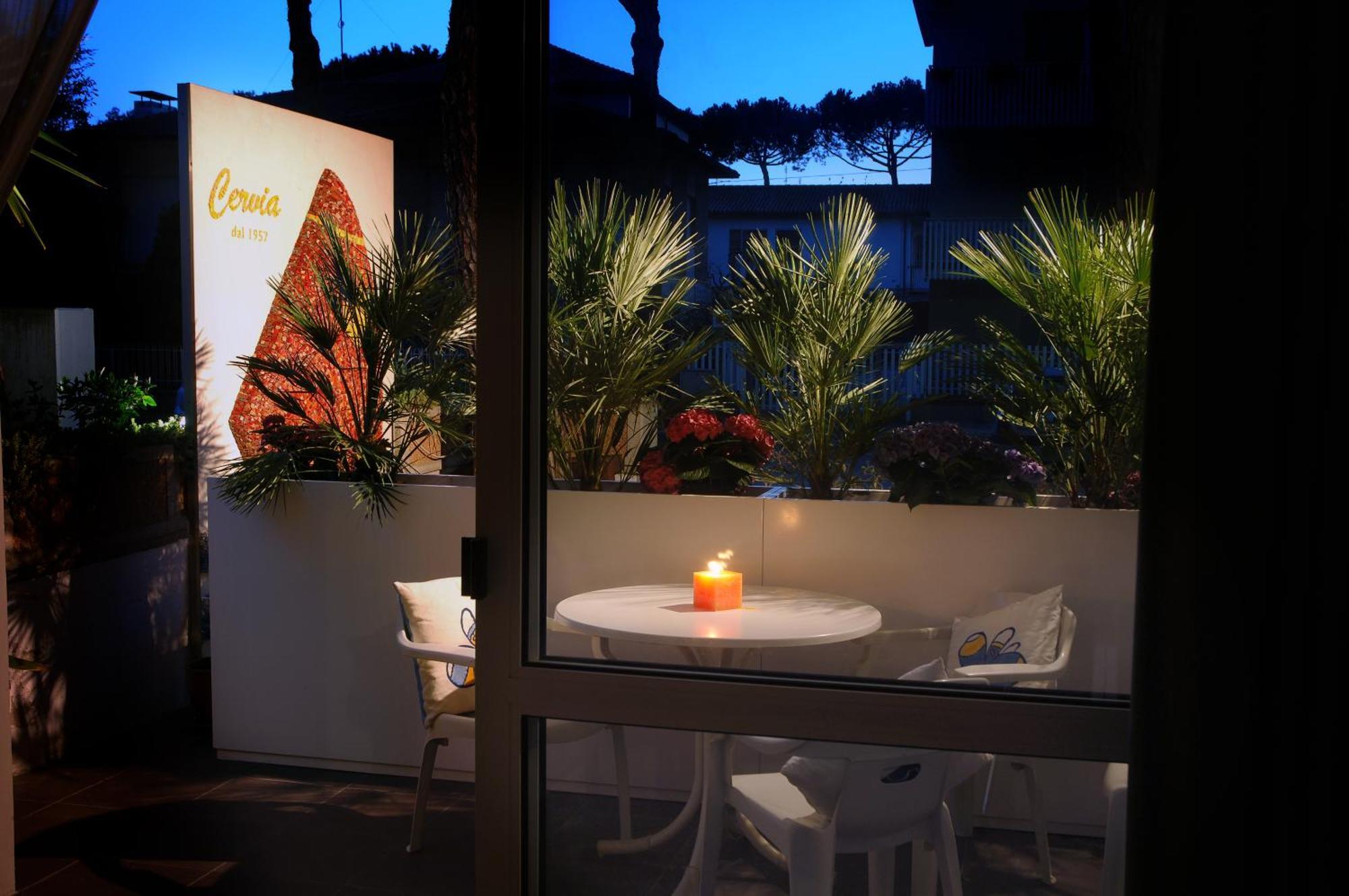 Hotel Eros Residence Cervia Bagian luar foto