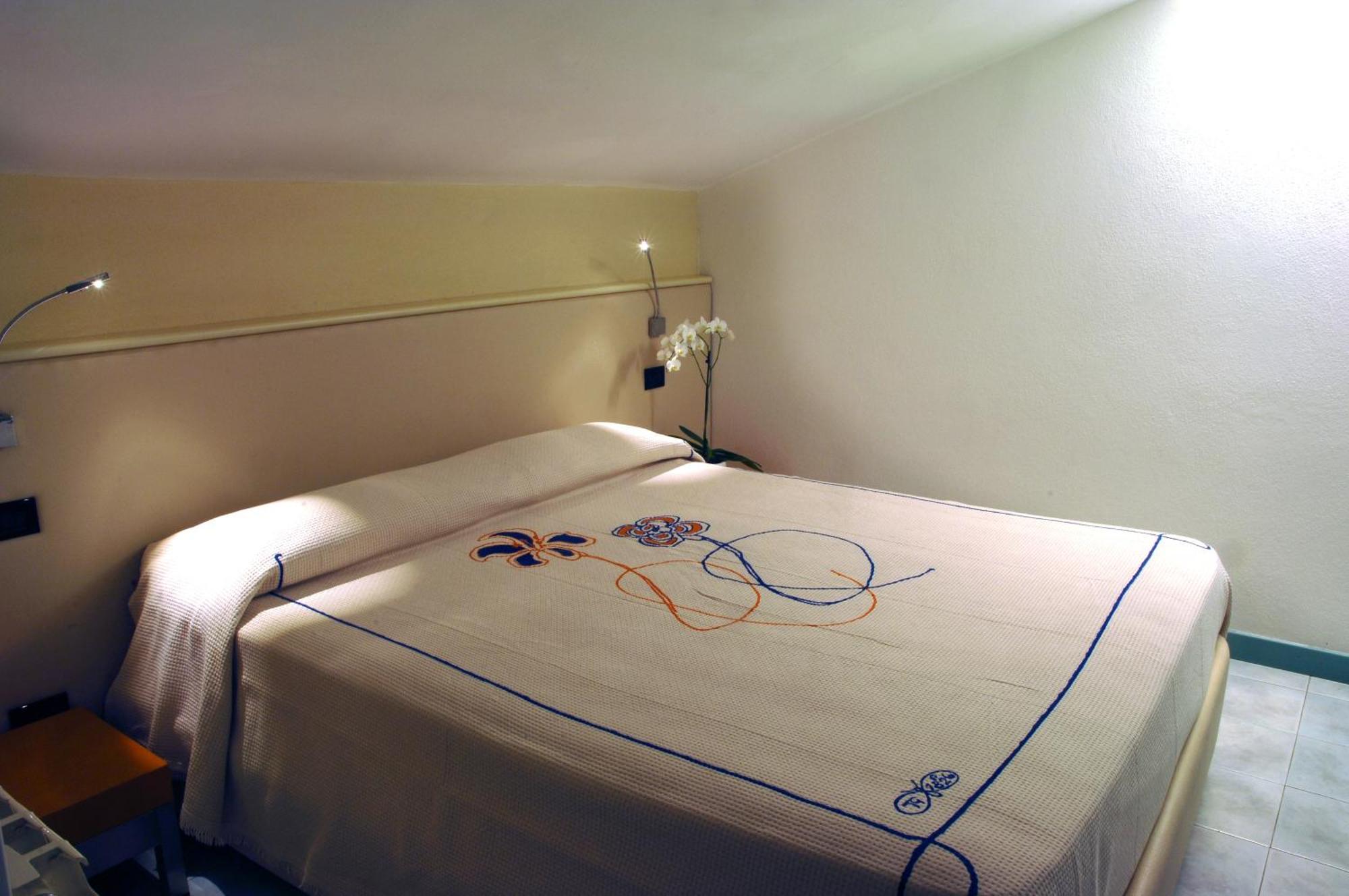 Hotel Eros Residence Cervia Bagian luar foto