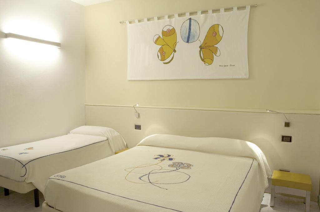 Hotel Eros Residence Cervia Bagian luar foto
